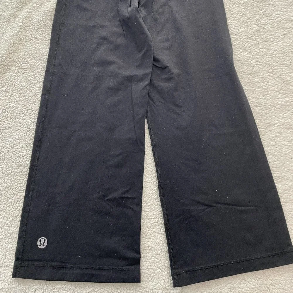 lululemon Wide-Leg Crop - Picture 2 of 2